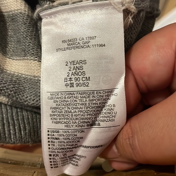 NWT BabyGap Size 2T Gray/White Sweater - Picture 6 of 6